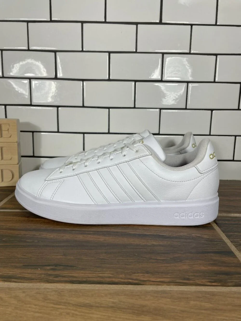 adidas Grand Court 2.0 Shoes Womens Size 9 White Faux Leather Casual Sneaker